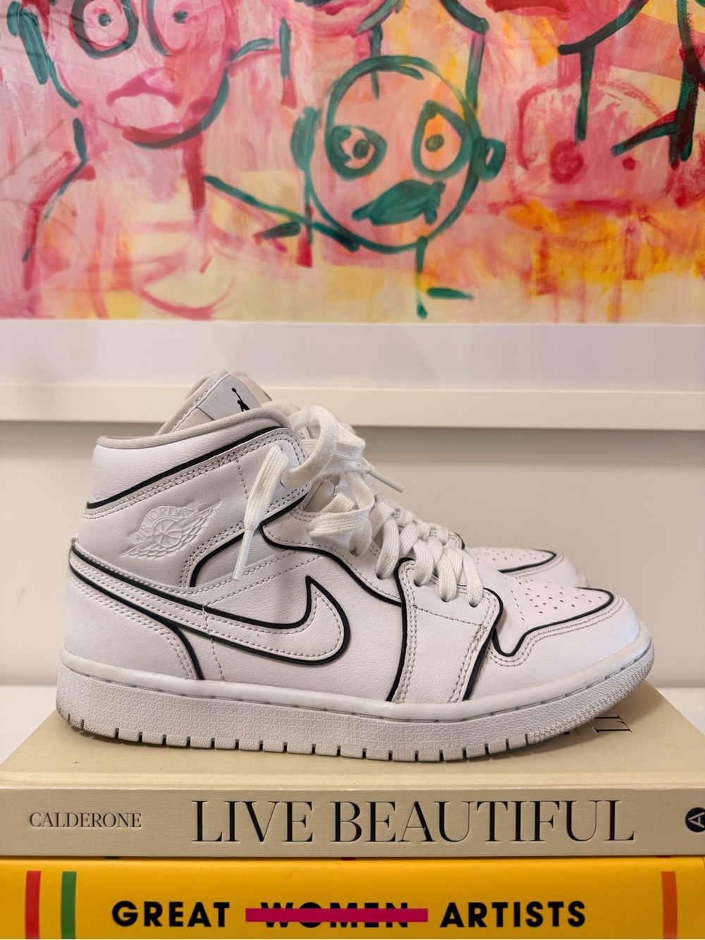 WMNS Air Jordan 1 Mid